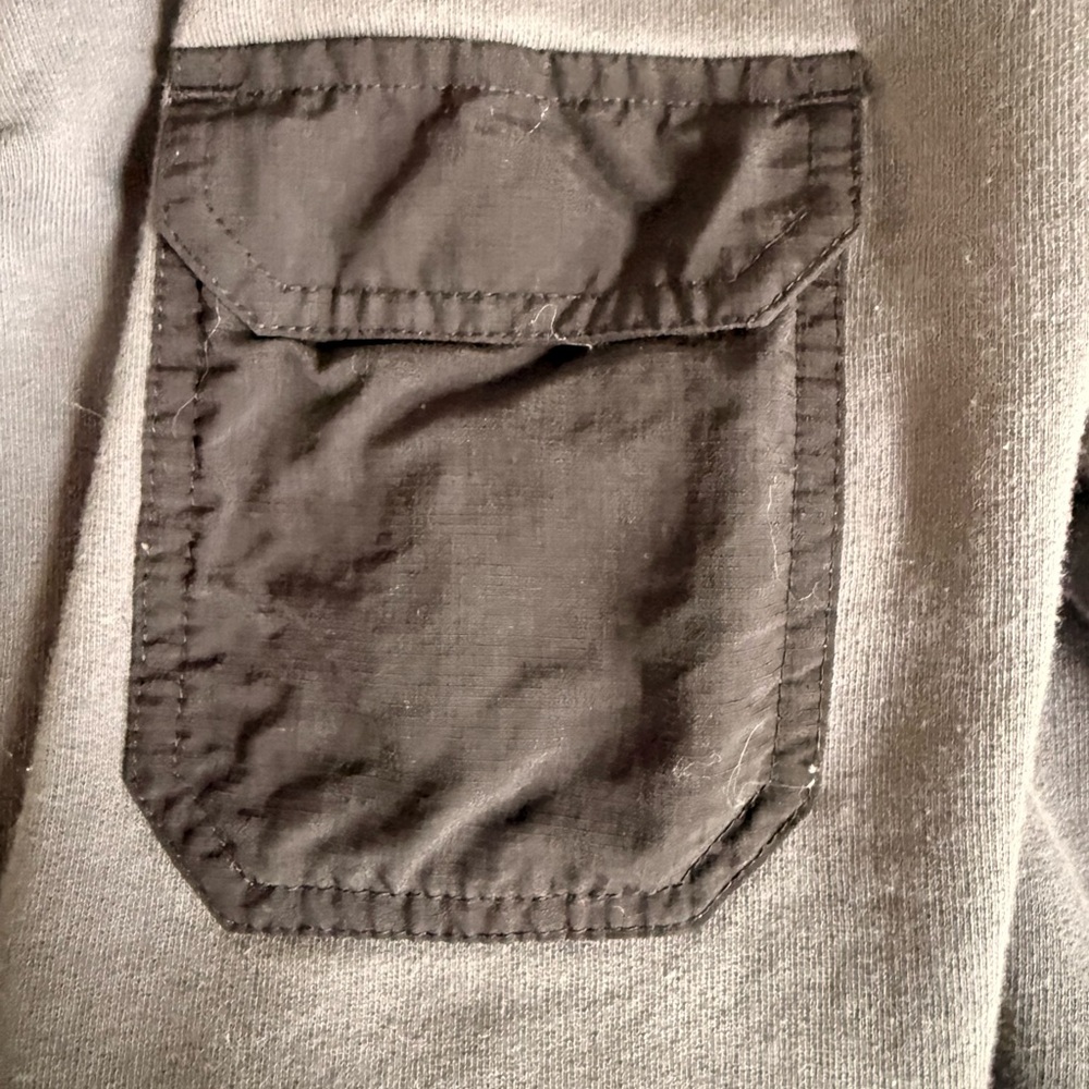 The North Face Charcoal Pullover with Black Sleeve Pocket - Picture 4 of 7